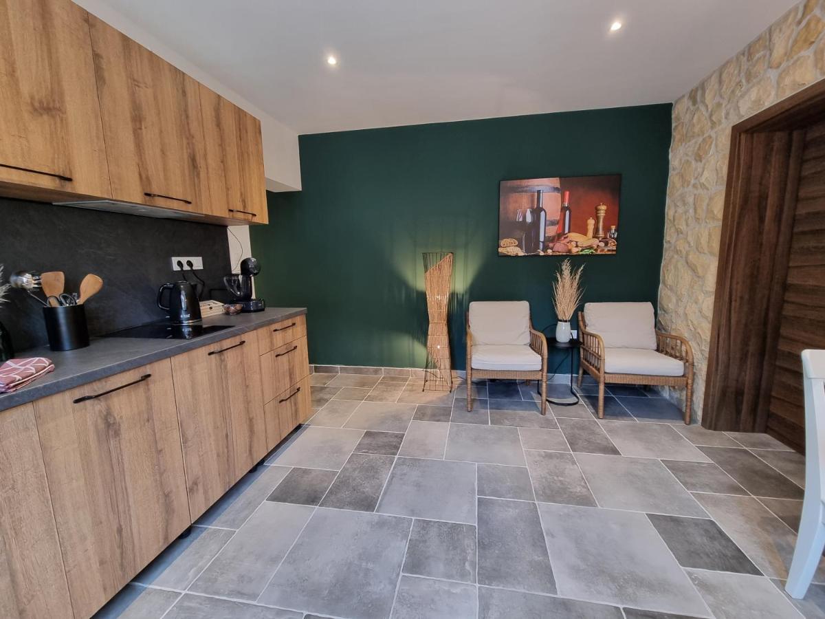 קמפור Apartments Suha Punta - Villa Babalonija מראה חיצוני תמונה