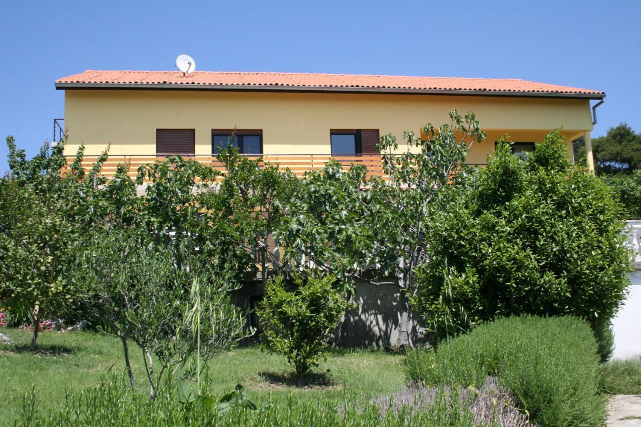 קמפור Apartments Suha Punta - Villa Babalonija חדר תמונה