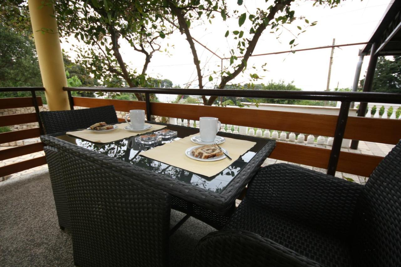 קמפור Apartments Suha Punta - Villa Babalonija מראה חיצוני תמונה