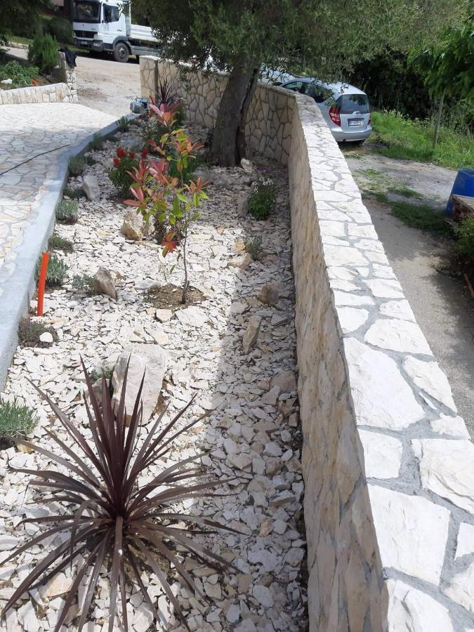 קמפור Apartments Suha Punta - Villa Babalonija מראה חיצוני תמונה