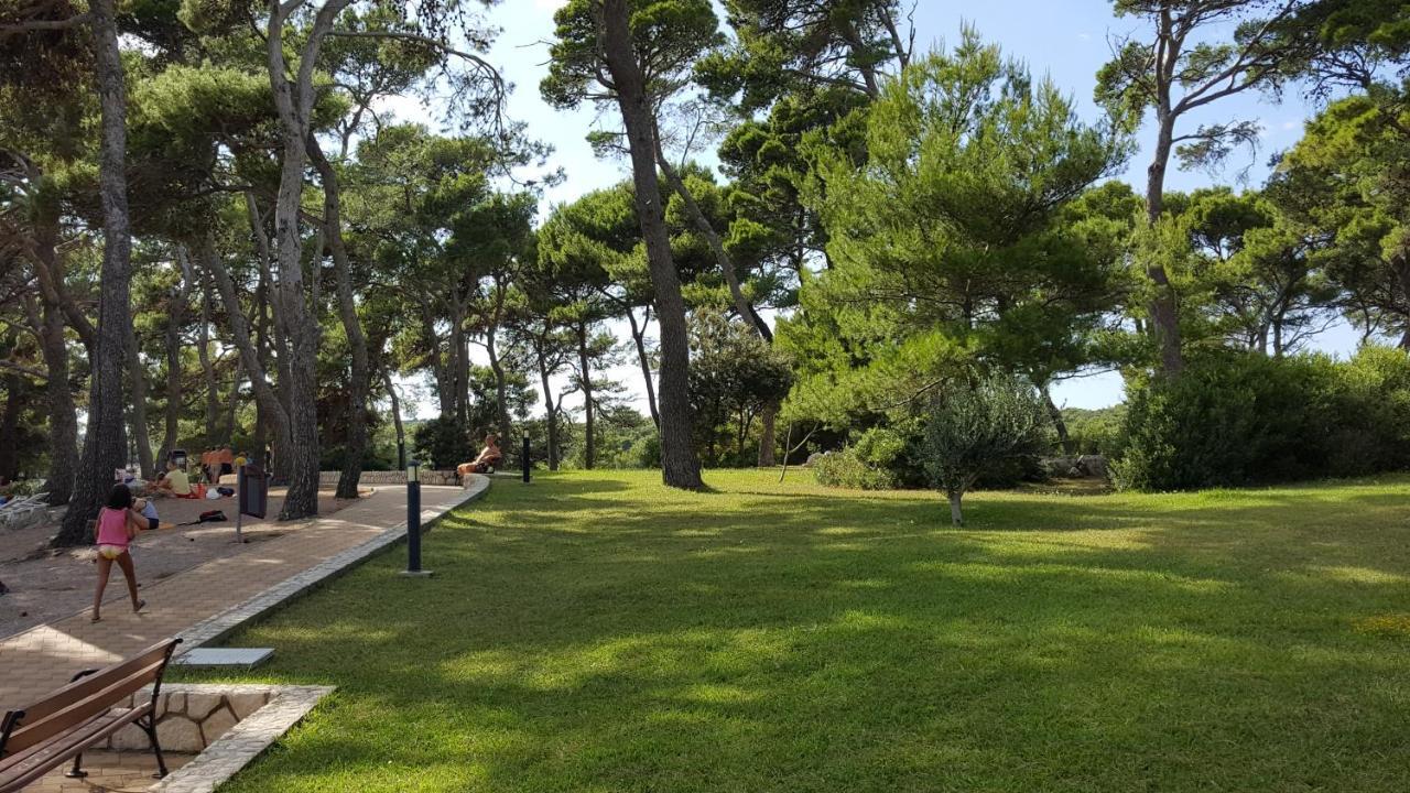 קמפור Apartments Suha Punta - Villa Babalonija מראה חיצוני תמונה